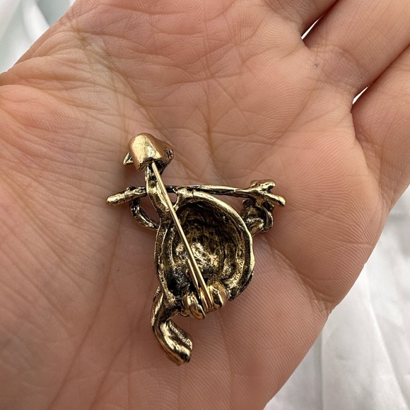 Gold and Black Turtle Brooch - Picture 4 of 5